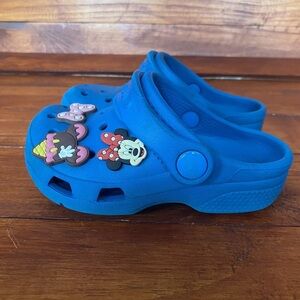 Crocs Slip On Shoes Toddler Size C8 Dark Blue Minnie‎ Mouse Jibbitz Girls